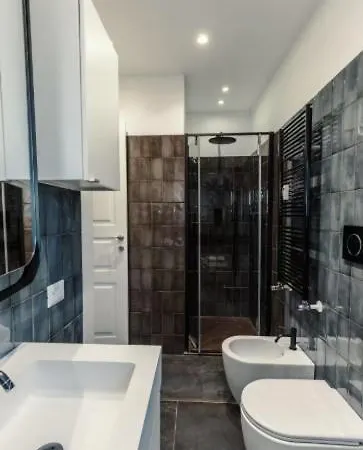 Large With Private Bathroom * Rom